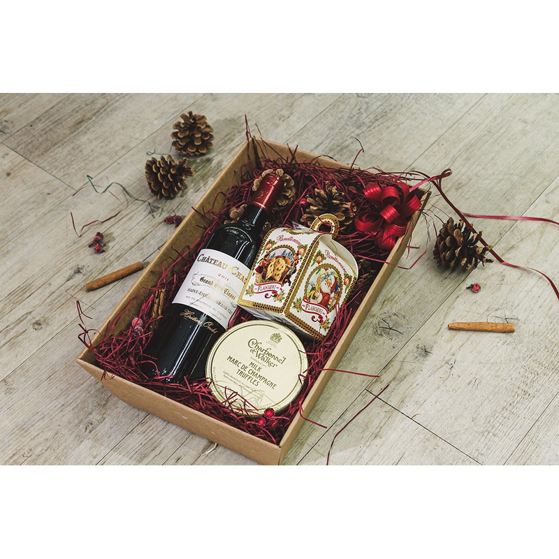 Grand Cru Saint-Emilion, Truffles & Panettoncino Hamper 2024